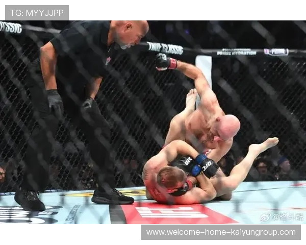 UFC裁判意外陷入激烈缠斗，现场震惊全场！