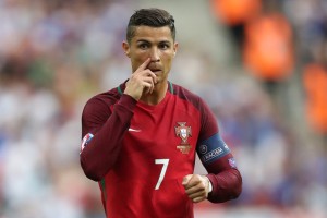 乐鱼电竞-拼搏是中国篮球最亮的底色，篮球的拼搏精神